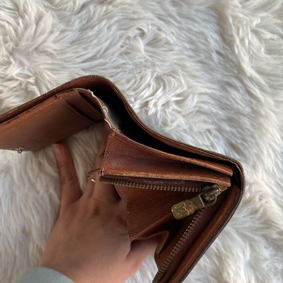 LOUIS VUITTON Monogram Bifold Snap Wallet - Picture 10 of 12